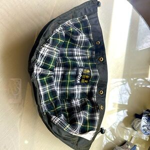 Barbour snap on hood sz L